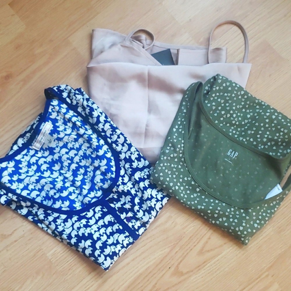SALE🔥Lot of 3 Tops Gap, Adam Levine, Shein Size L